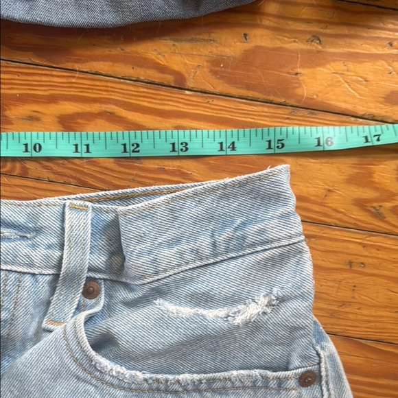 Levi's Light Blue Denim Jeans - Picture 6 of 13